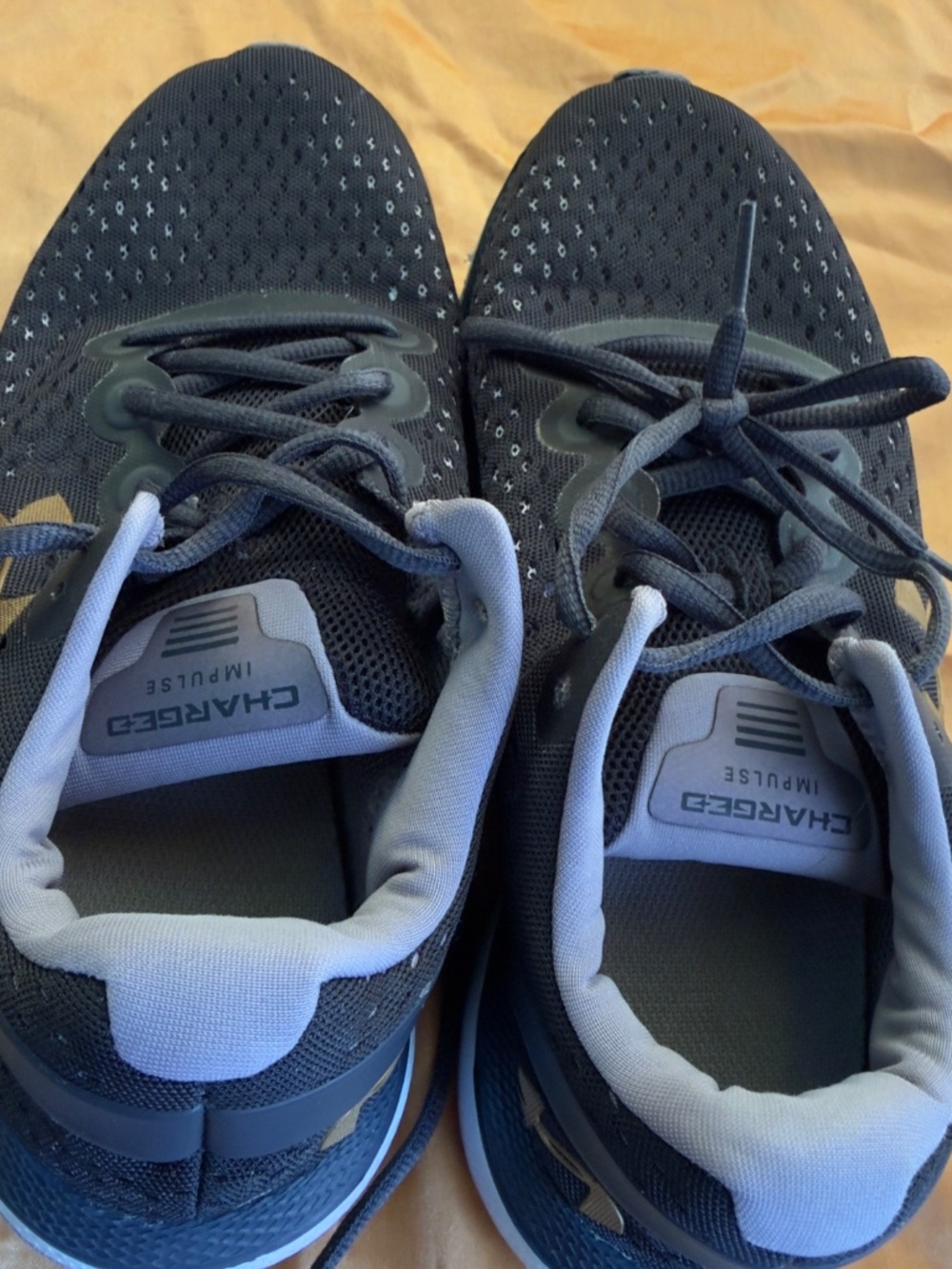 Womens Under Armour Shoes size 8.5